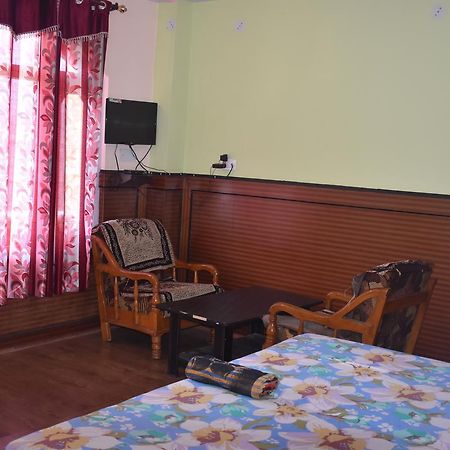 Hotel Snow Flake Rāmpur Екстериор снимка