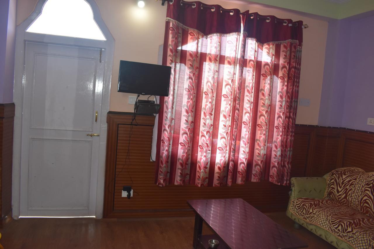 Hotel Snow Flake Rāmpur Екстериор снимка