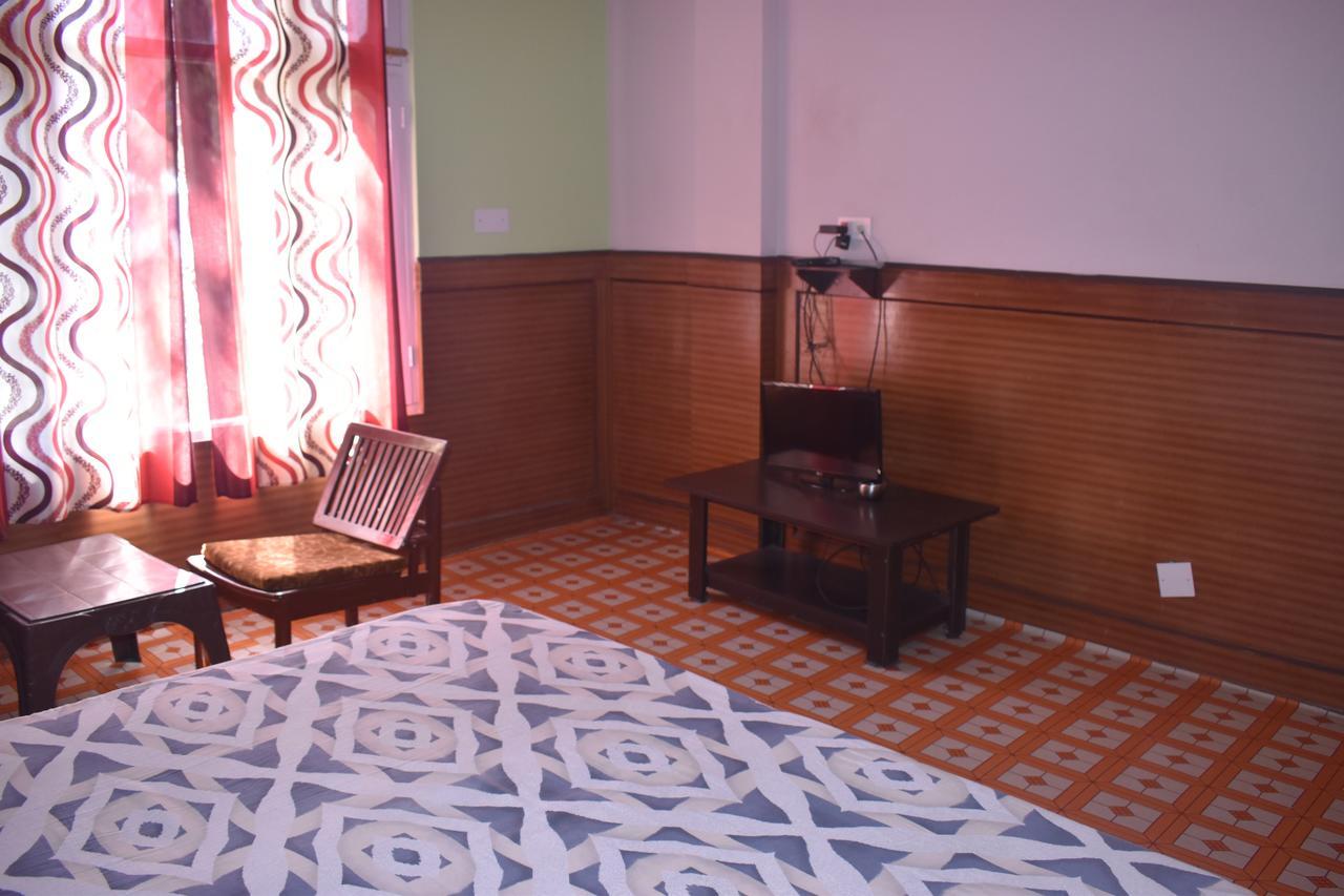 Hotel Snow Flake Rāmpur Екстериор снимка